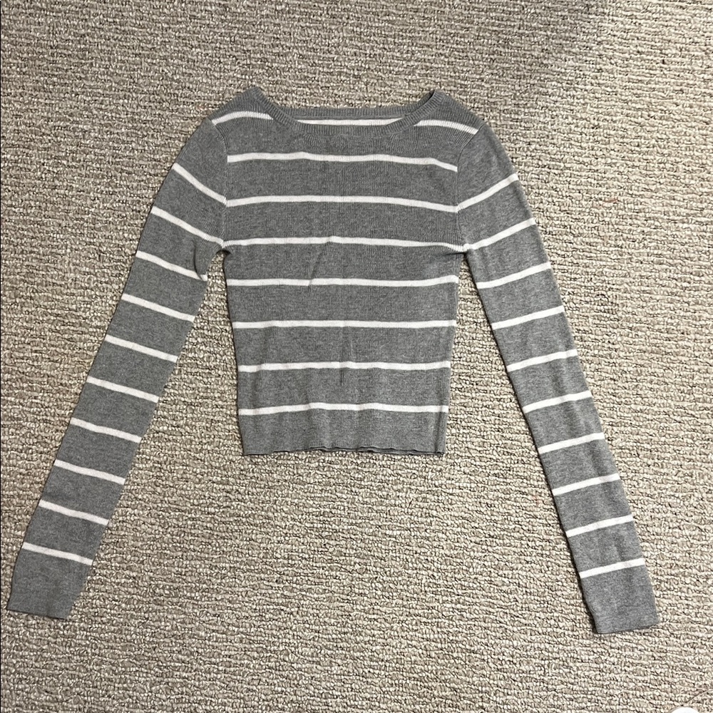 Prince & Fox Gray and White Knit Sweater